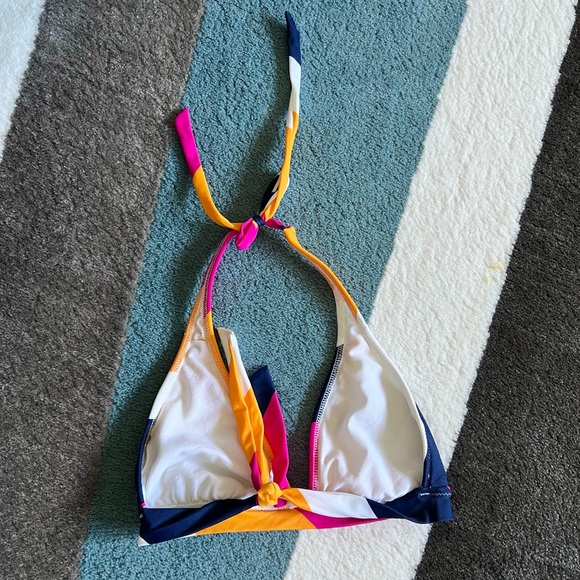 Radio Fiji bikini 👙 - Picture 3 of 7